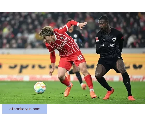 德佩在球队中的表现稳健，持续为攻防两端做出重要贡献